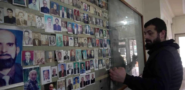 Ölenlerin fotoğrafı 40 yıl çay ocağında toplanıyor