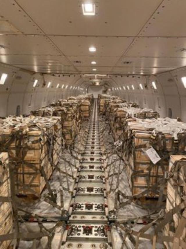 ABD savaş çıkartmakta kararlı! Ukrayna'ya 180 tonluk silah yardımının görüntüleri internete düştü