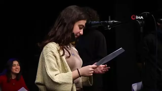 Kadıköy Belediyesi'nde radyo tiyatrosu yapan Bizim Çocuklar Türkiye sınırlarını aştı