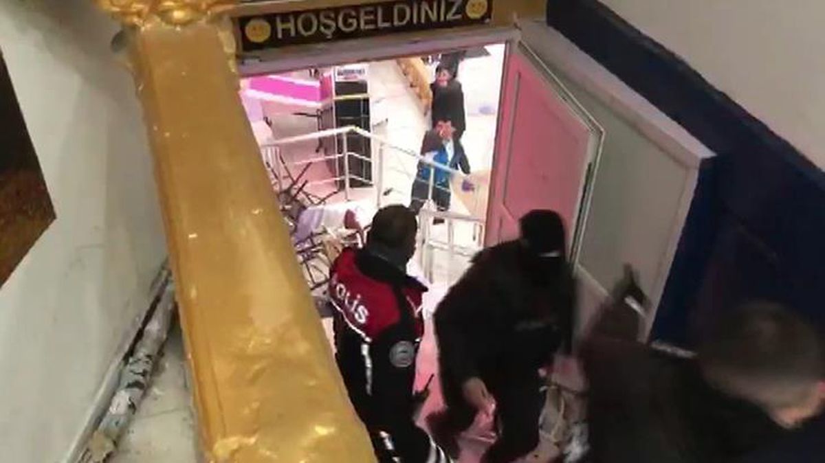 Sultangazi'de polise saldırıda gözaltına alınan 26 şüpheli tutuklandı