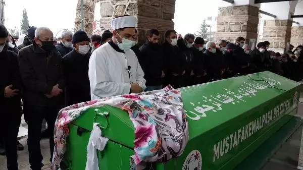 Okul müdürü Yasemin'i öldürüp 2 kişiyi de yaralayan eski eş, tam 17 el ateş etmiş Okul müdürü Yasemin'i öldürüp 2 kişiyi de yaralayan eski eş, tam 17 el ateş etmiş