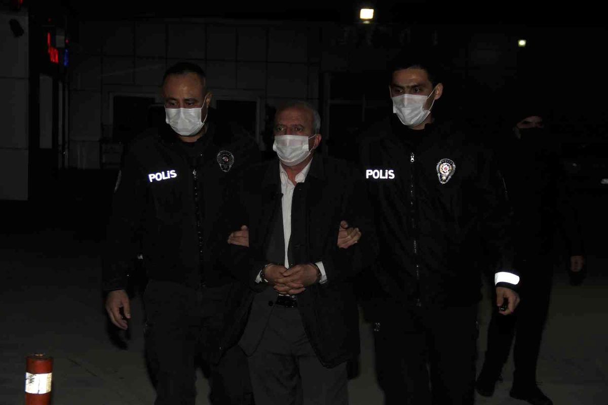 Öğrencisini kaçıran okul müdürü bu kez 10 kız öğrenciyi tacizden tutuklandı