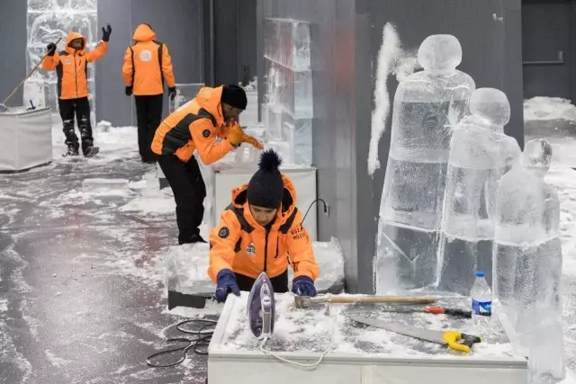 Erzurum'daki buz müzesinde Cumhuriyet ve Çocuk temalı ikinci sergi açıldı