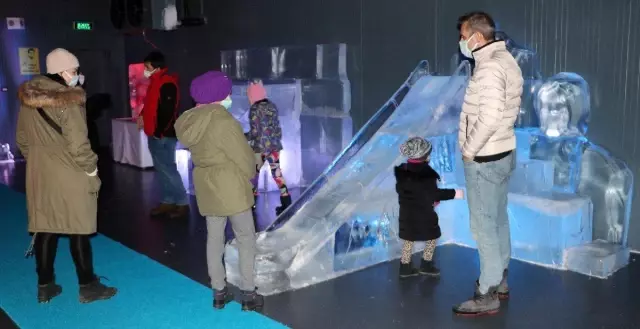 Erzurum'daki buz müzesinde Cumhuriyet ve Çocuk temalı ikinci sergi açıldı