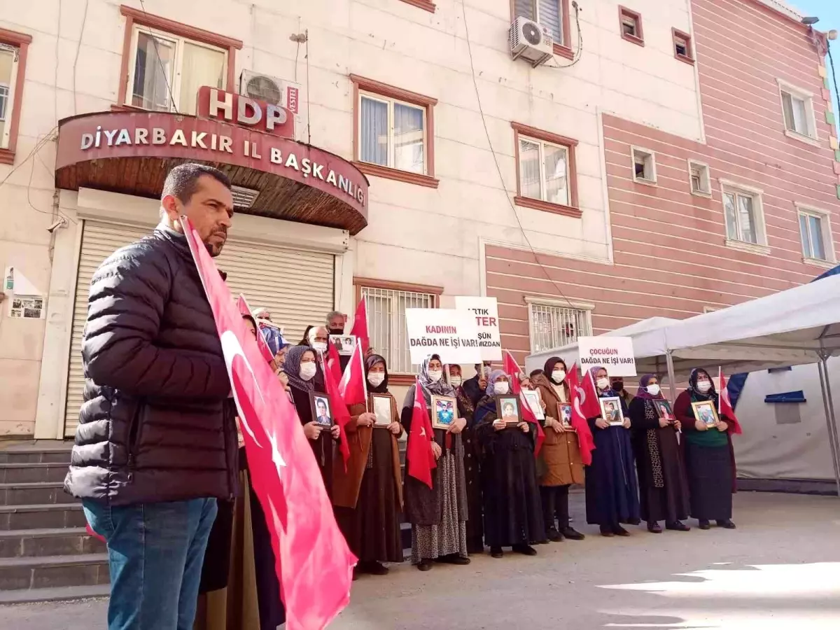Son dakika haber | Evlat nöbetindeki aileler HDP'ye ateş püskürdü