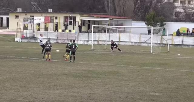 Akılalmaz maç tüm dünyanın dilinde! Çılgın kaleci inanılmazı başardı