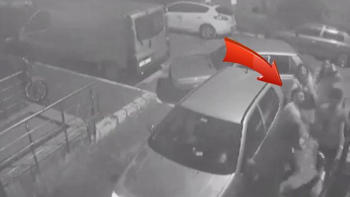 Her şey bir anda oldu! Kendisine tokat atan kişiyi yumruklarla böyle dövdü