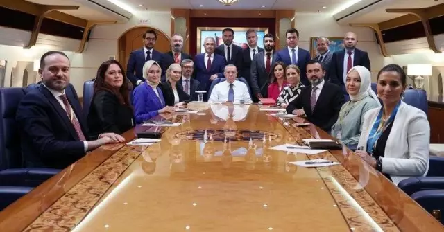 Son Dakika! Cumhurbaşkanı Erdoğan'dan 6 muhalefet partisi liderinin toplantısına tepki: Çok bir araya gelirler ama bir şey çıkmaz Son Dakika! Cumhurbaşkanı Erdoğan'dan 6 muhalefet partisi liderinin toplantısına tepki: Çok bir araya gelirler ama bir şey çıkmaz