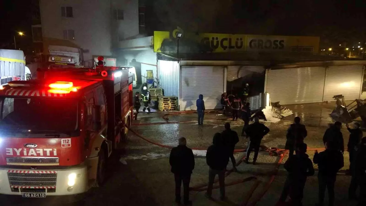 Son dakika haberi Yozgat�ta markette çıkan yangın