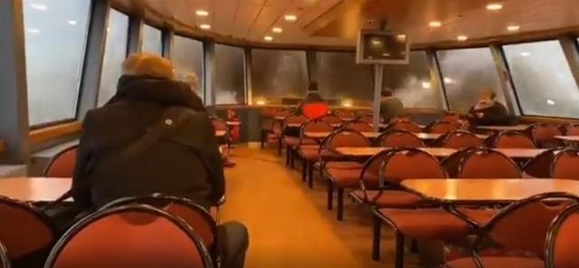 Almanya'da fırtına nedeniyle seyir halindeki feribotun camları patladı