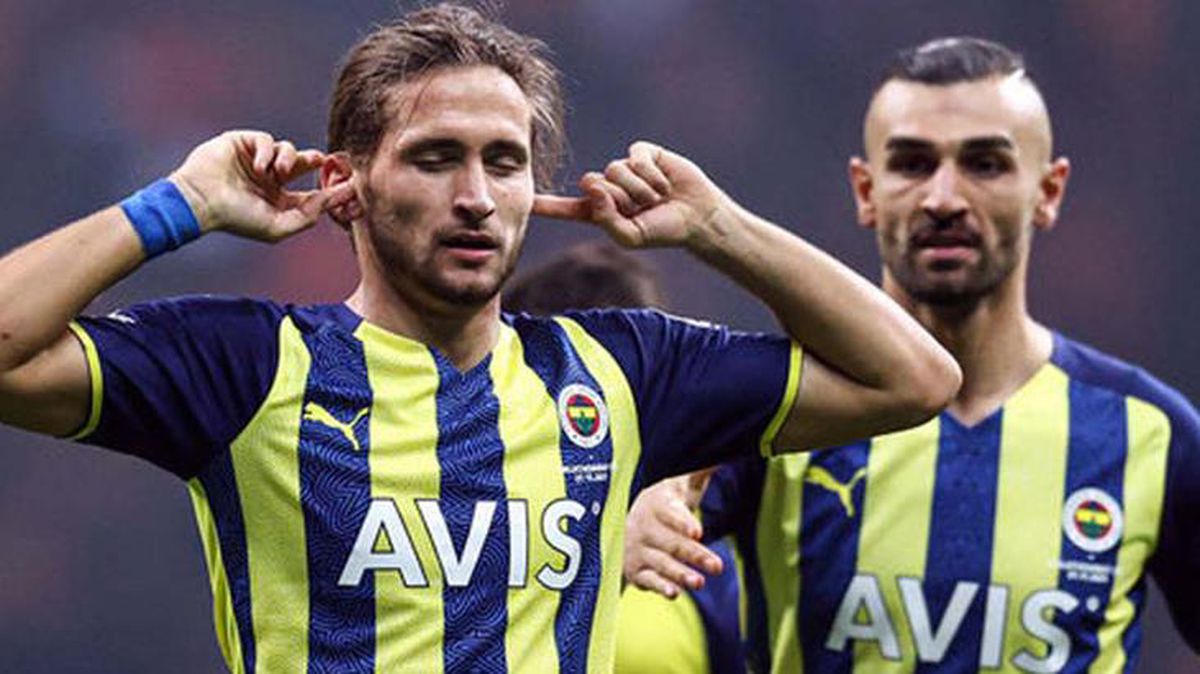 'Fenerbahçe seviyesinde değil' denildi, Avrupa devlerini peşine taktı! Crespo ayrılıyor