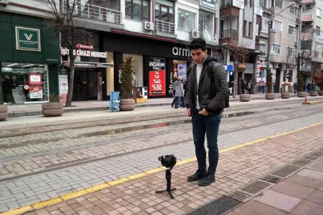 Hemşirelik öğrencisinin çektiği videolar milyonlarca izlendi! Para kazanıyor