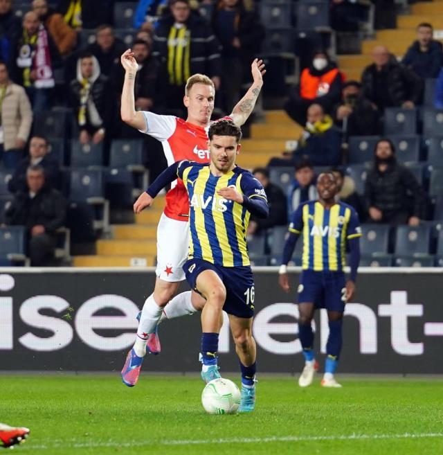 Kadıköy'de büyük yıkım! Avrupa Konferans Ligi'nde Fenerbahçe, sahasında Slavia Prag'a yenildi