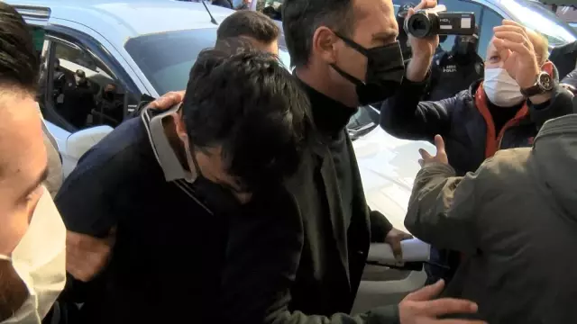 Son Dakika: Giresun'da eski nişanlısı Sıla Şentürk'ü bıçakla boğazını keserek öldüren zanlının ilk ifadesi: Konuşmaya gittim ama tartıştık Son Dakika: Giresun'da eski nişanlısı Sıla Şentürk'ü bıçakla boğazını keserek öldüren zanlının ilk ifadesi: Konuşmaya gittim ama tartıştık