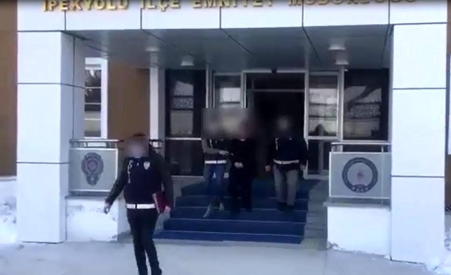 2, 5 yaşındaki bebeğe acımadılar! Adalet de onlara acımadı: Anne ve sevgilisine hapis! 2, 5 yaşındaki bebeğe acımadılar! Adalet de onlara acımadı: Anne ve sevgilisine hapis!