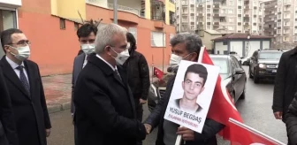 Diyarbakır Valisi Münir Karaloğlu, 'Diyarbakır anneleri'ni ziyaret etti
