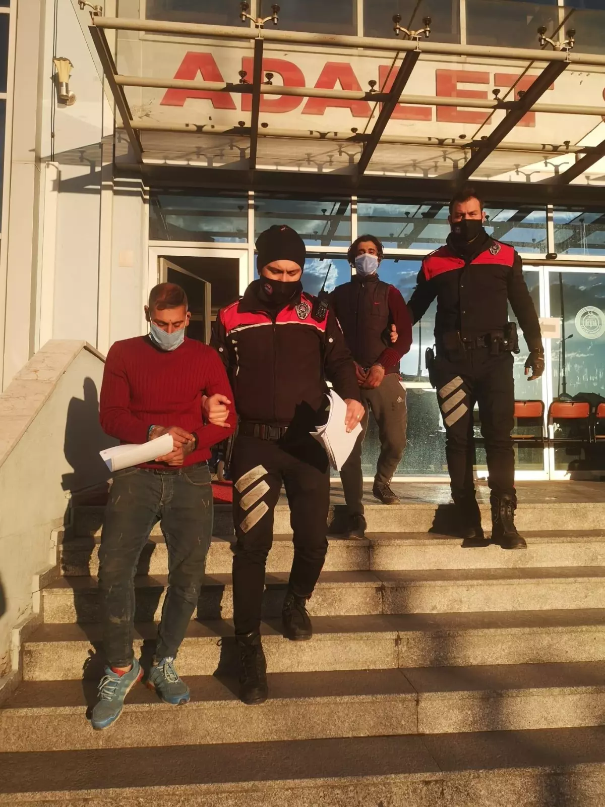 Edirne'de bahçeden tarım aleti çalan 2 şüpheli tutuklandı