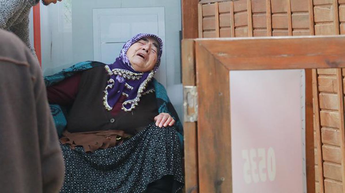 Evladı intihar eden anne kendinden geçti, sözleri yürek yaktı: Kar yağdırdın başıma oğul
