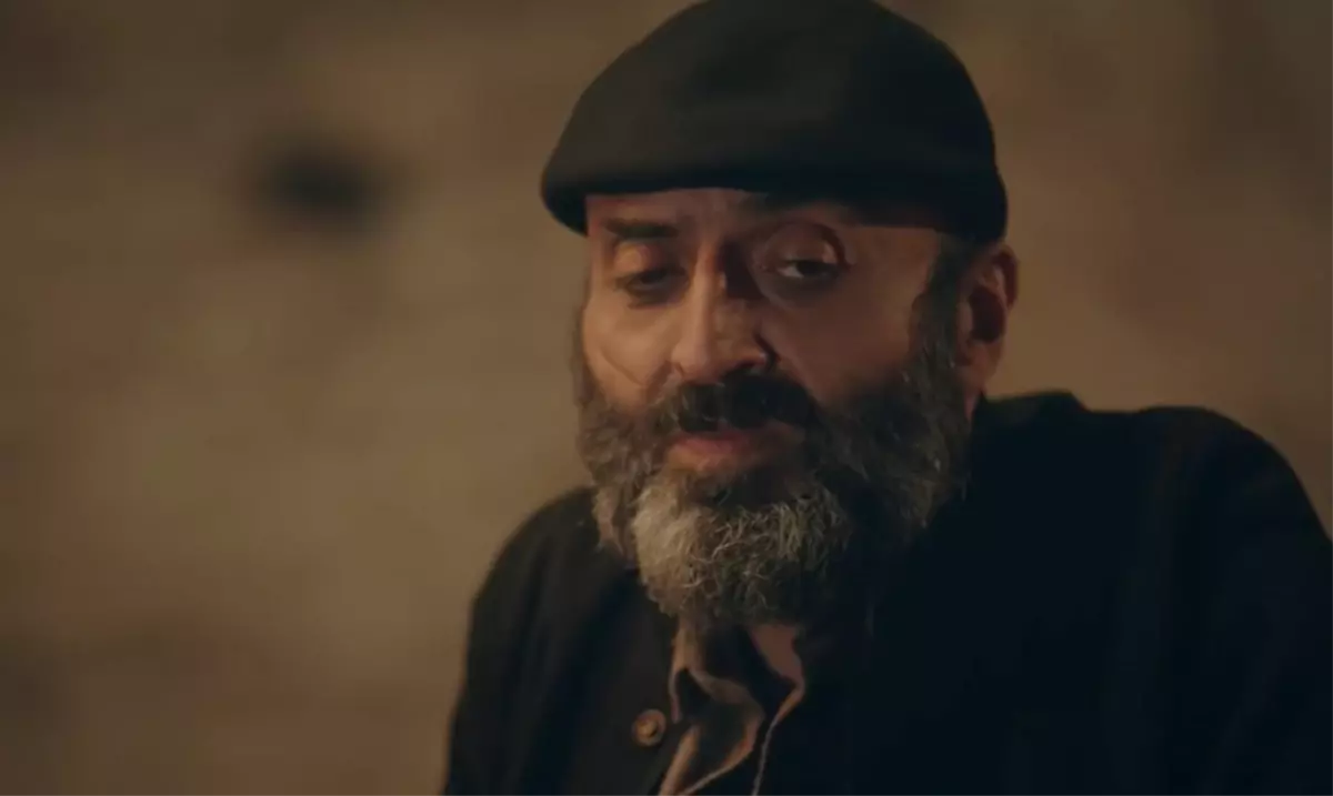 Kırmızı Oda Miço kimdir? İsmet Tamer kimdir? Oyuncu İsmet Tamer kaç yaşında, nereli? Kırmızı Oda Miço Mehmet (büyük hali) kimdir?