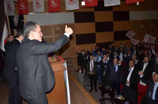 Erbakan, Kırkağaç'ta kongreye katıldı