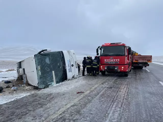 Son dakika! Konya'da buzlanma nedeniyle tur otobüsü devrildi: 5 ölü, 42 yaralı