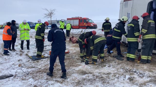 Son dakika! Konya'da buzlanma nedeniyle tur otobüsü devrildi: 5 ölü, 26 yaralı