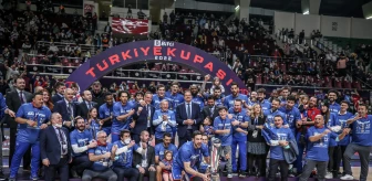 Anadolu Efes şampiyonluk kupasını aldı