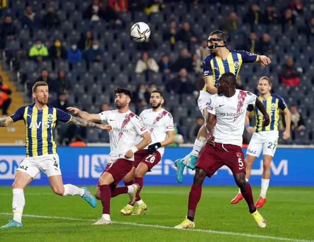 Kadıköy'de Serdar Dursun şov! Fenerbahçe, Hatay engelini rahat geçti
