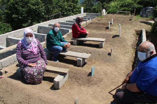 KORONAVİRÜSTEN 8 AKRABASINI KAYBEDEN ŞENAY DA ENTÜBE EDİLDİ