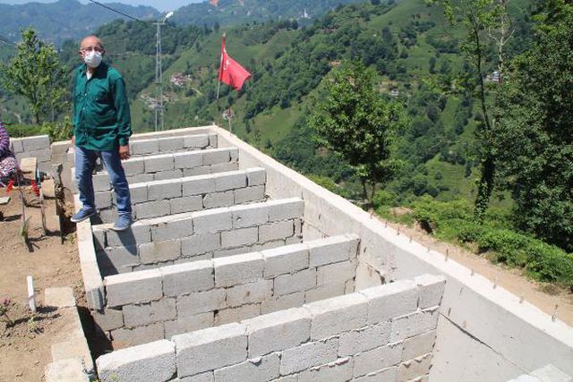 KORONAVİRÜSTEN 8 AKRABASINI KAYBEDEN ŞENAY DA ENTÜBE EDİLDİ