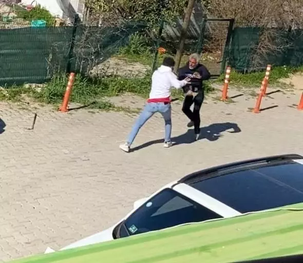 Saplantılı tacizci 23 yaşındaki genci 5 yerinden bıçakladı! O anlar kamerada