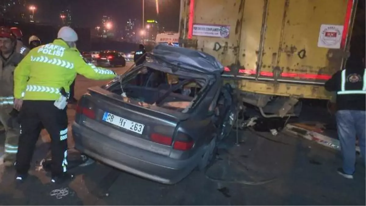 TEM Otoyolu'nda feci kaza sonrası can pazarı: 2 ölü, 3 yaralı