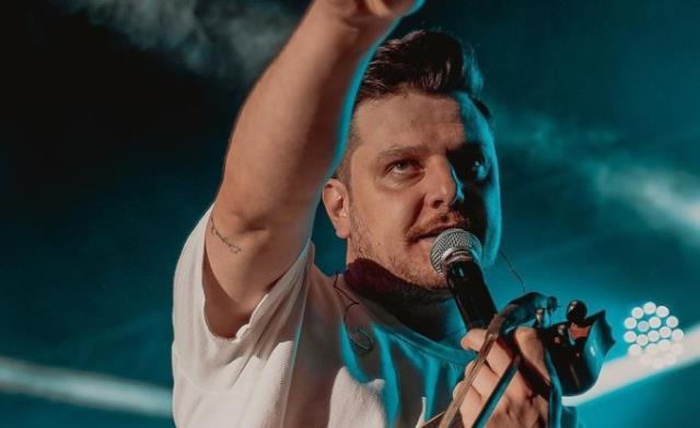 Ekin Uzunlar En Büyük Günahımsın şarkı sözü ne? En Büyük Günahımsın şarkısını dinle! Ekin Uzunlar En Büyük Günahımsın şarkı sözü ne? En Büyük Günahımsın şarkısını dinle!