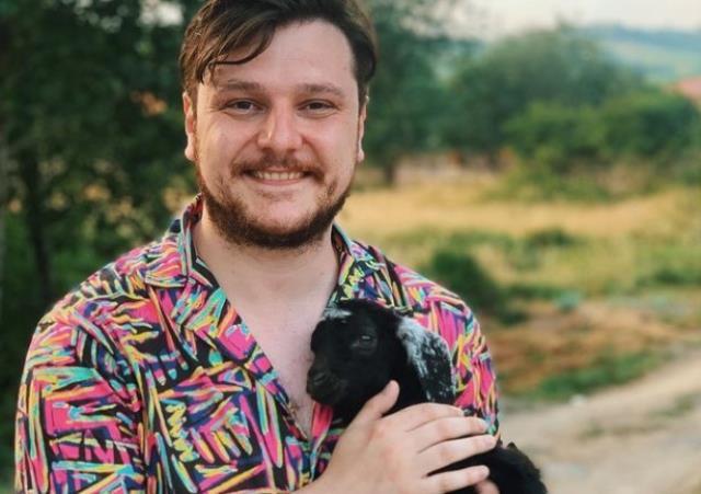 Ekin Uzunlar En Büyük Günahımsın şarkı sözü ne? En Büyük Günahımsın şarkısını dinle! Ekin Uzunlar En Büyük Günahımsın şarkı sözü ne? En Büyük Günahımsın şarkısını dinle!