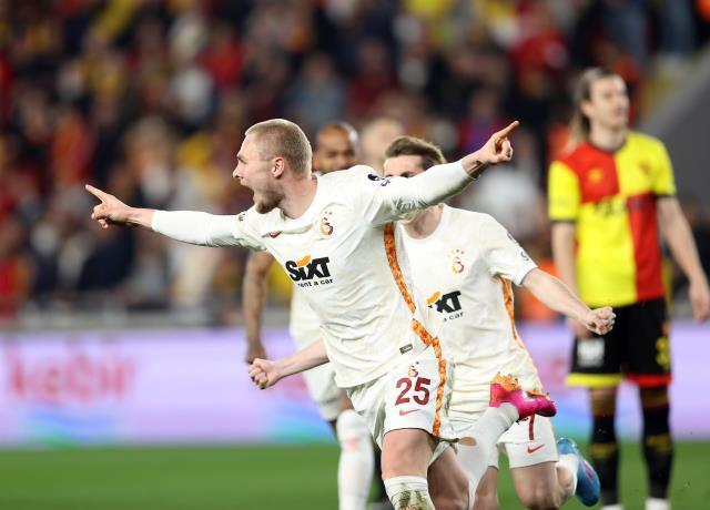 Hem kendisi hem Galatasaray için bir ilk! Nelsson'dan anlamı büyük gol