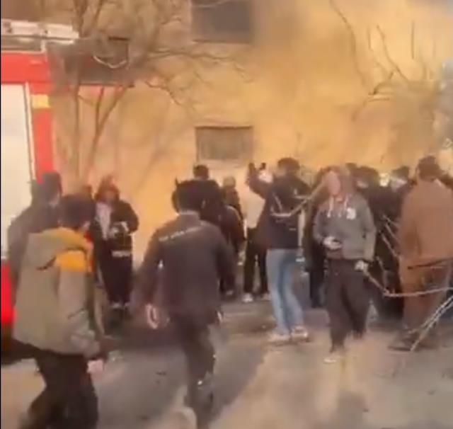 İran'ın Tebriz kentinde askeri eğitim uçağı düştü: 3 kişi hayatını kaybetti