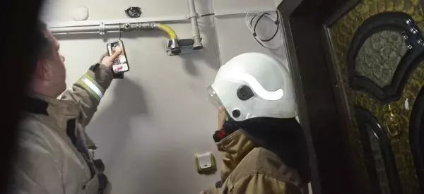 Korku apartmanı! Vatandaşlar sabah merdivenden indiklerinde dehşete kapıldı: Hepiniz öleceksiniz