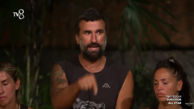 Survivor'da yumruklu kavga! Yasin, takım arkadaşı Hikmet'e saldırdı