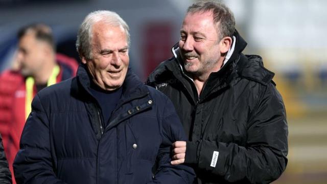 Taşlar yerinden oynayacak! Sergen Yalçın'ın ardından Mustafa Denizli göreve geçiyor Taşlar yerinden oynayacak! Sergen Yalçın'ın ardından Mustafa Denizli göreve geçiyor