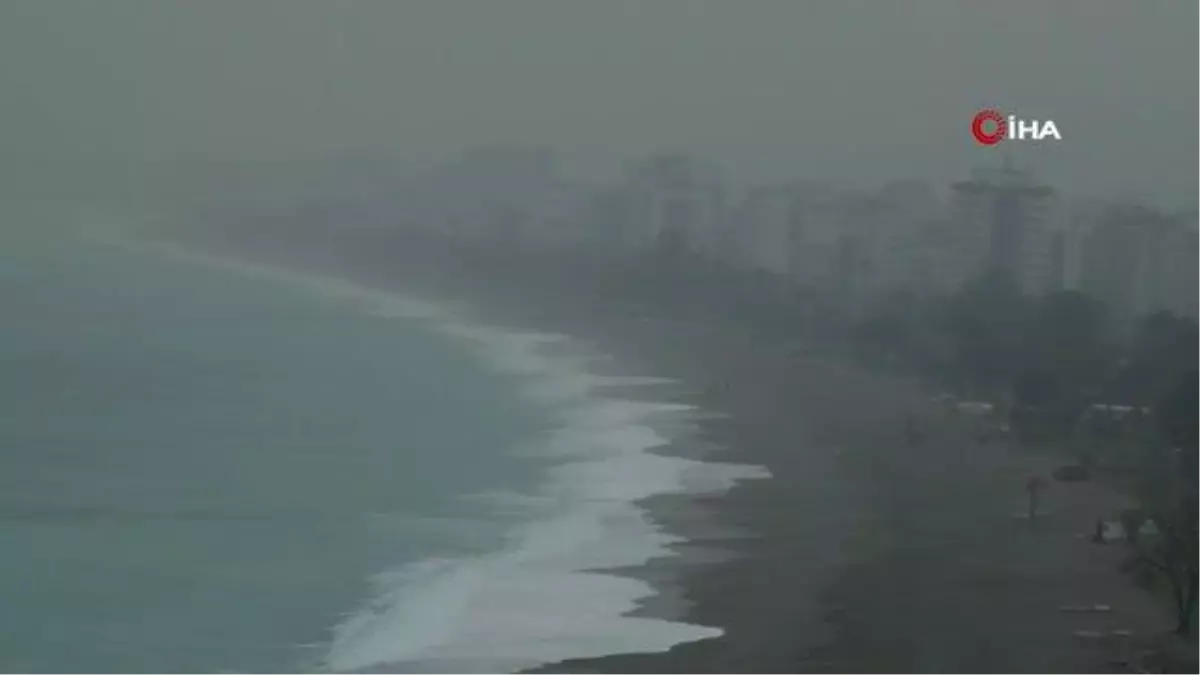 Antalya'da sağanak yağış