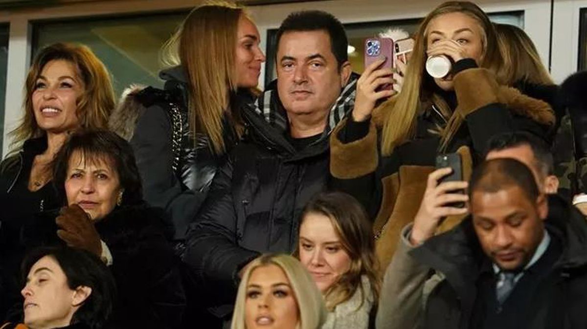 Bıçak kemiğe dayandı! Yıkımı yaşayan Hull City'de taraftarlar, Acun Ilıcalı'ya kazan kaldırdı