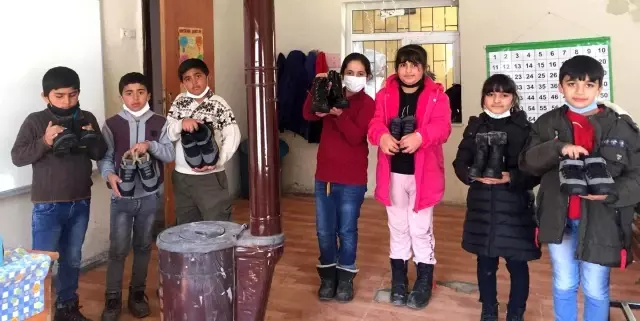 Eskişehir'den Hakkâri'ye minik ayakları ısıtan yardım