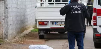 İki ailenin fertleri arasındaki kavga kanlı bitti! Baba hayatını kaybederken, oğlu yaralandı