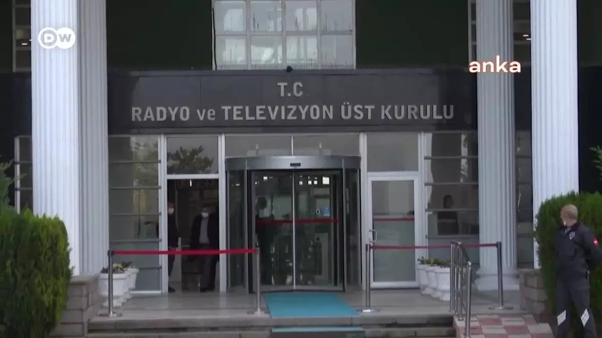 RTÜK'ten DW'ye lisans dayatması