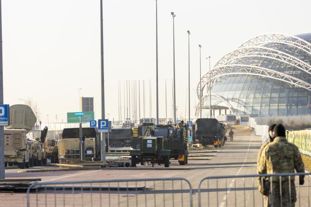 Rusya'nın Ukrayna'ya yönelik askeri müdahalesi sonrası Polonya'daki ABD üssünde hareketlilik yaşanıyor