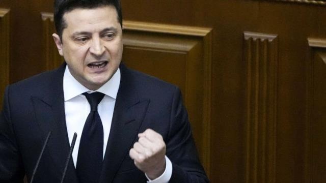 Son Dakika! Ukrayna Devlet Başkanı Zelenskiy ülke çapında sıkıyönetim ilan etti
