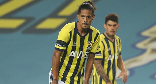 Fenerbahçe tarihinin en kötü transferlerinden biriydi! Emre Belözoğlu, Başakşehir'e götürüyor