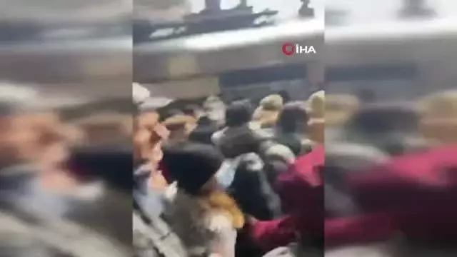 Kiev'de Halk, Tren Garına Akın Etti