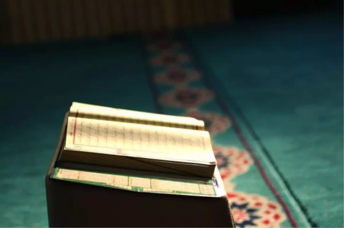 4 rekatlık Miraç Kandili günü namazı! Recep ayının 27. günü (Miraç Kandili günü) kılınacak 4 rekatlık namaz nasıl kılınır, hangi sureler okunur?