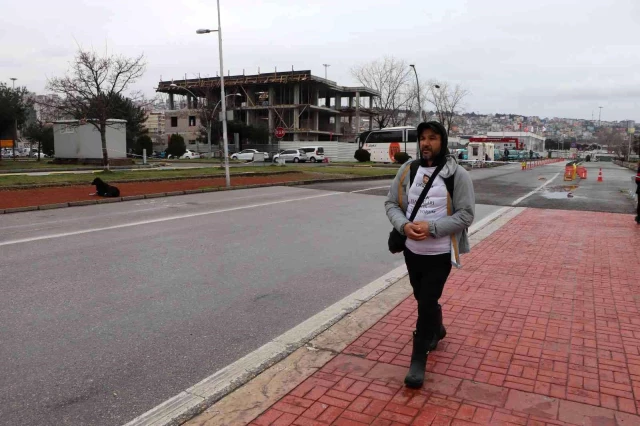 6 yıldır göremediği oğlu için Türkiye'yi yürüyerek dolaşıyor